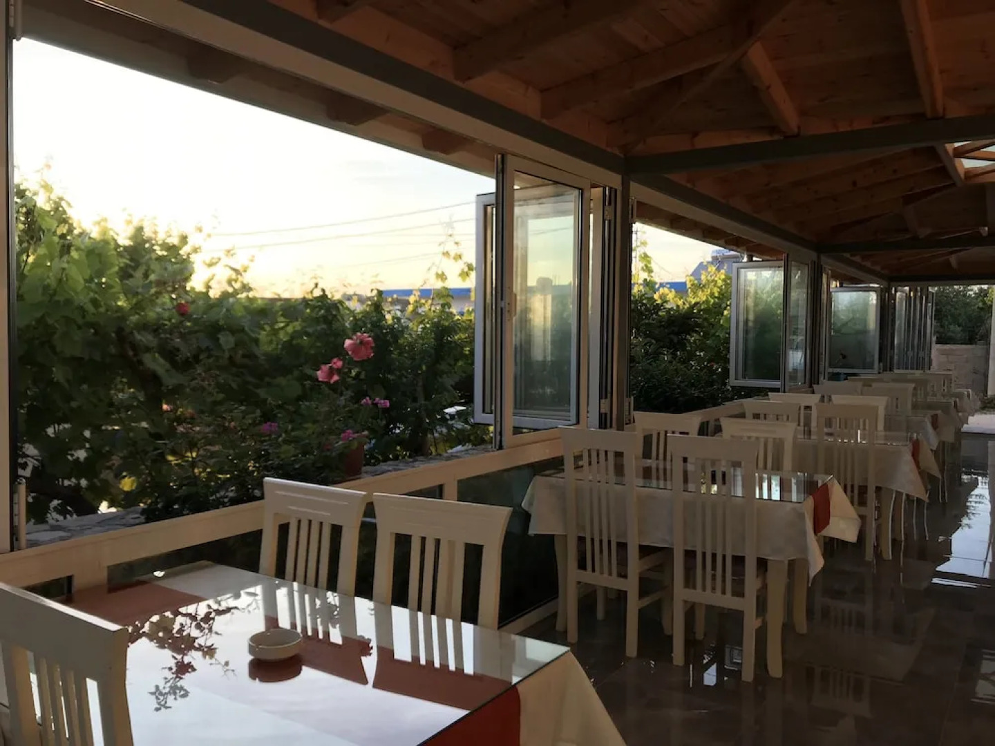 Aleksander Apartments