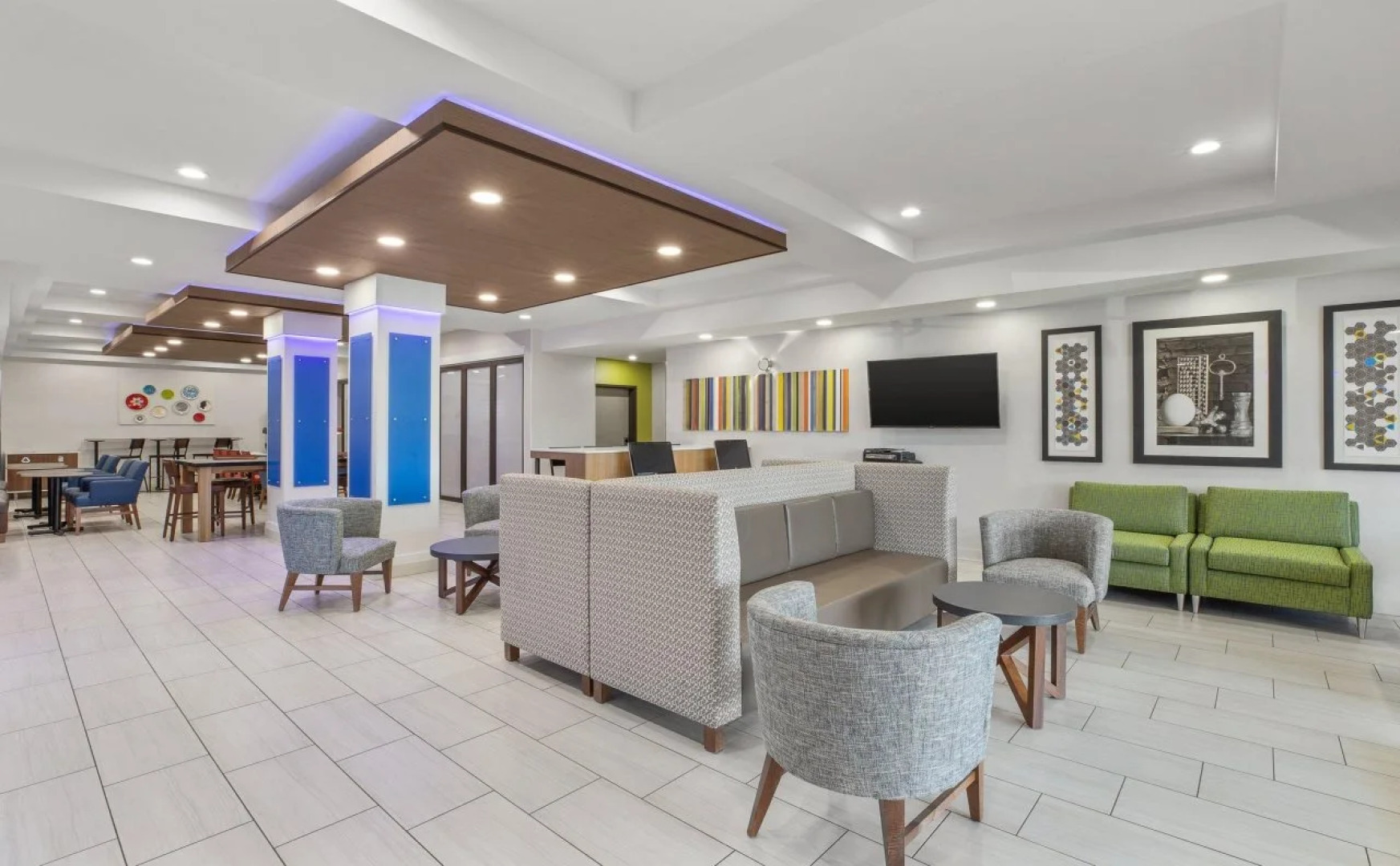 Holiday Inn Express & Suites Tacoma by IHG