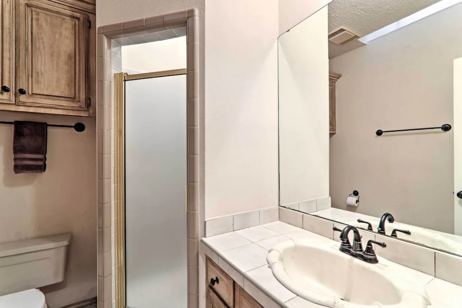 Pool & Hot Tub: Lakefront Harlingen Home