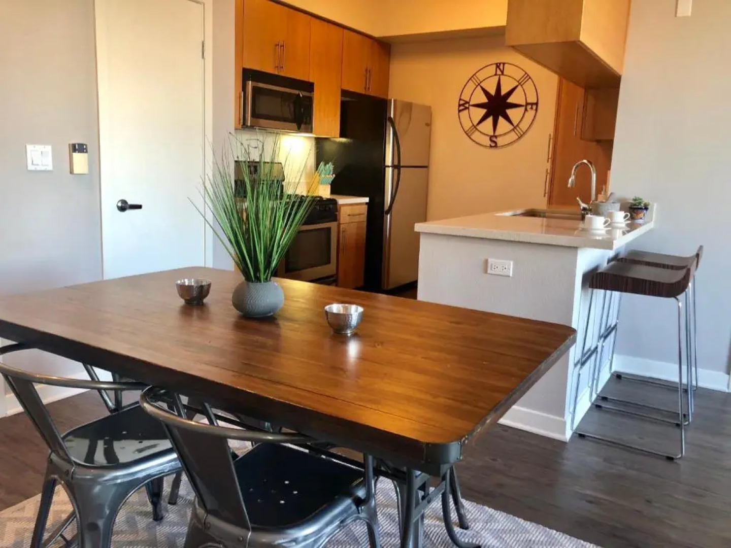Santa Monica 2 Bed/ 2 Bath
