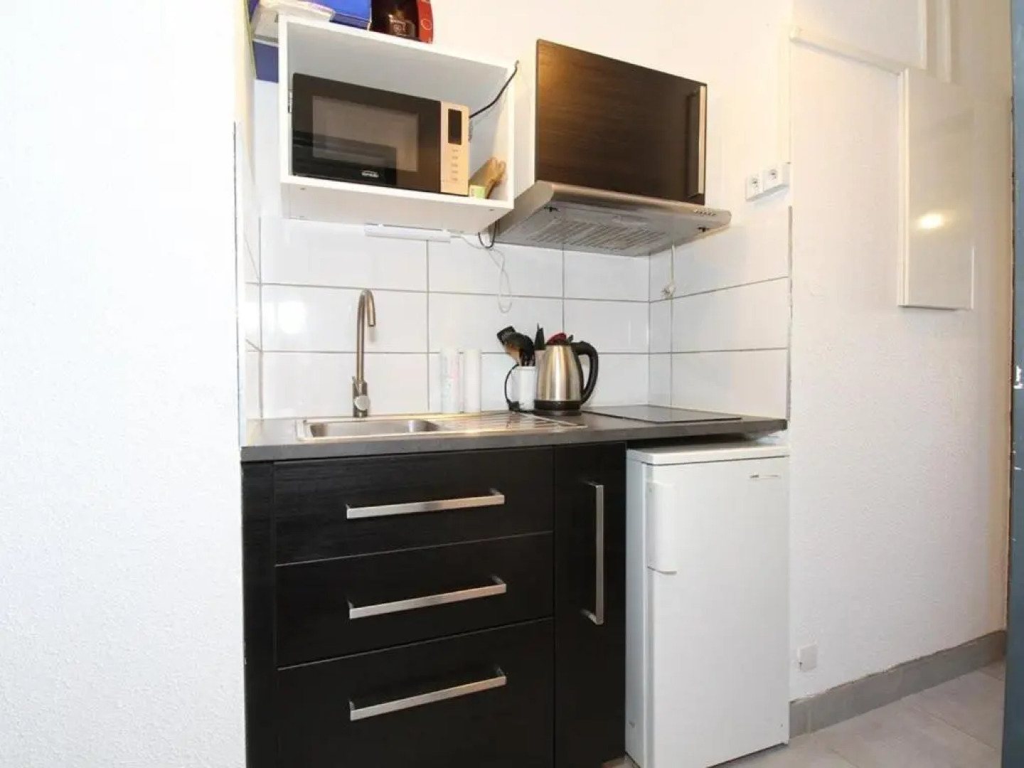 Appartement Balaruc-les-Bains, 1 pièce, 2 personnes - FR-1-553-120