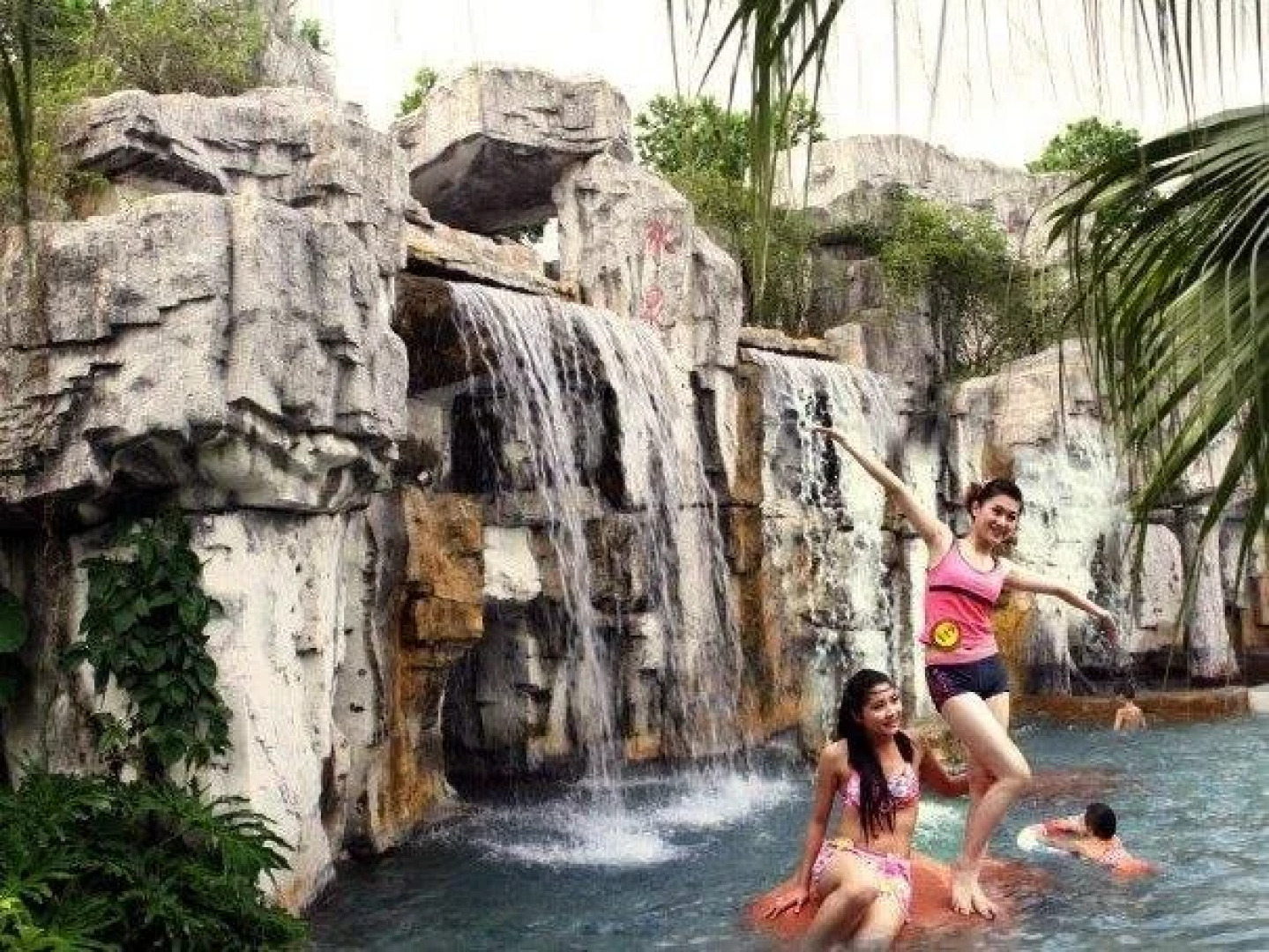 Golden Shuitai Hot Spring