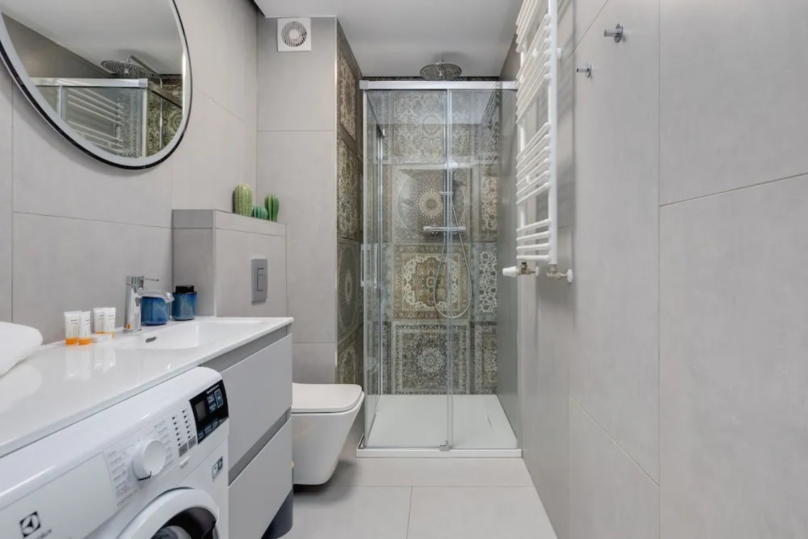 Little Laguna Delux by Renters Prestige