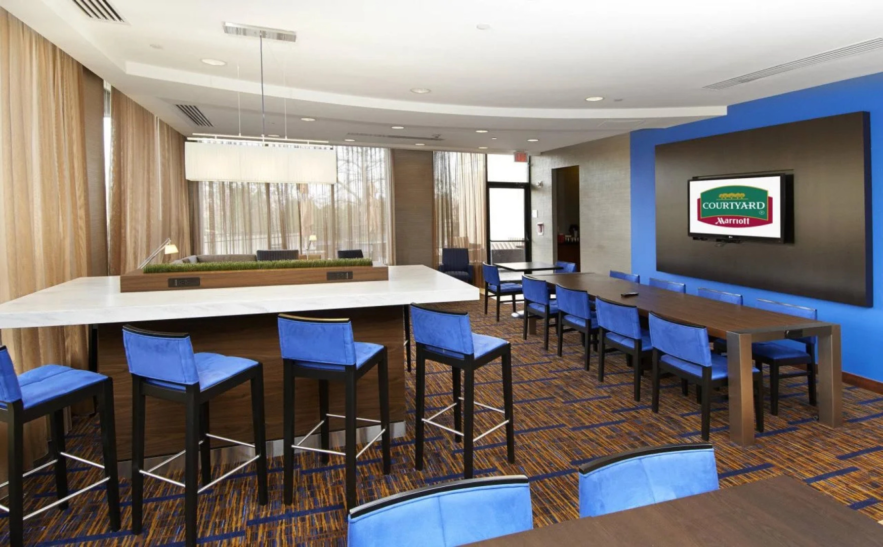 Courtyard By Marriott Shelton