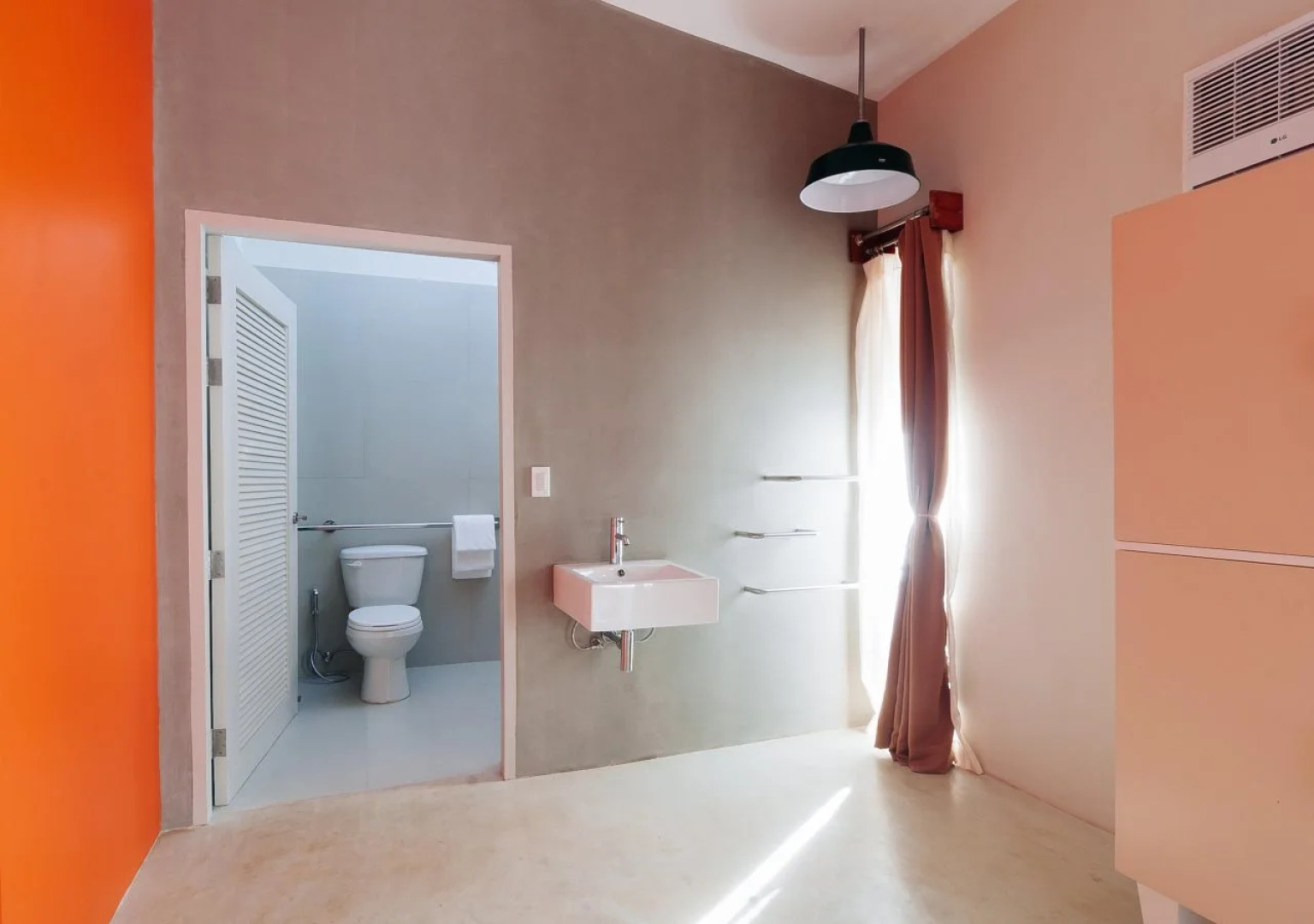 Spin Designer Hostel