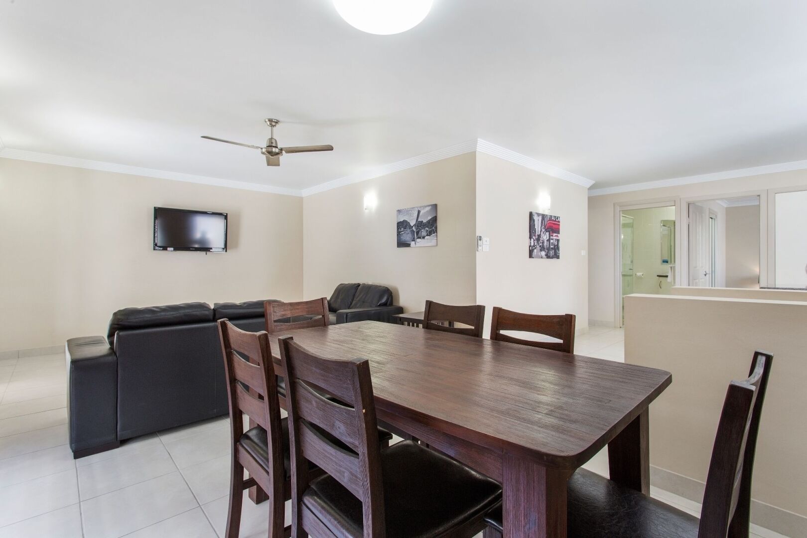 Cityville Apartments & Motel