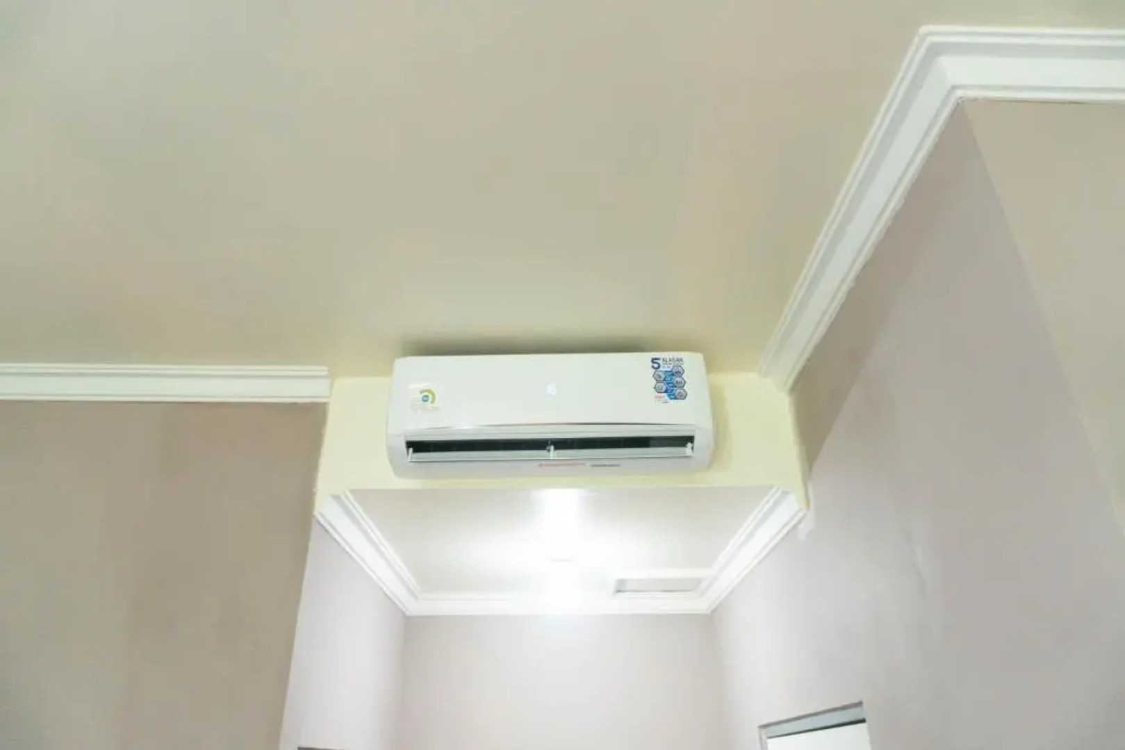 RedDoorz Syariah near Alun Alun Blitar