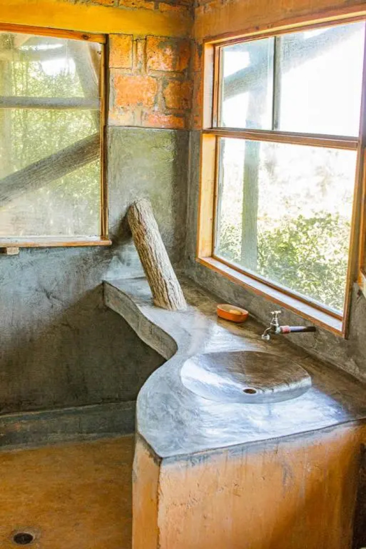 Tree House Lodge