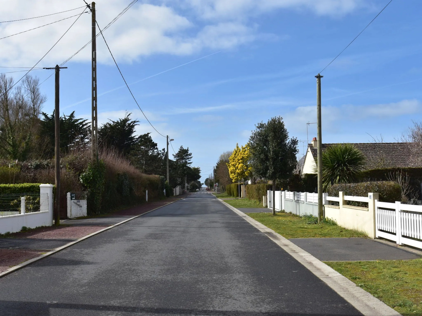 Beautiful, Renovated Cottage With Garden 500 Meters From the Beach