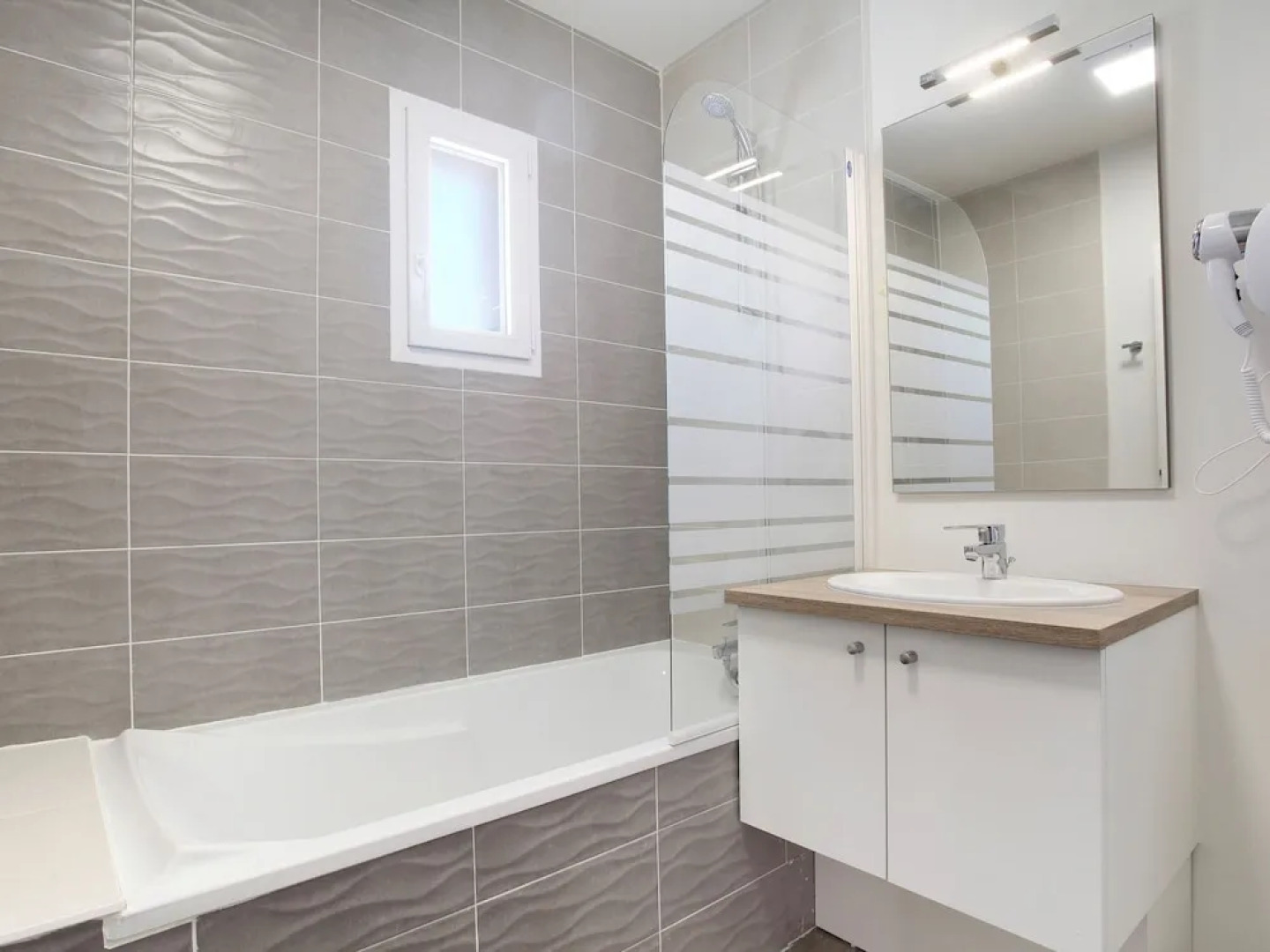 Nicely Maintained Apartment Near the Historic Aigues-mortes