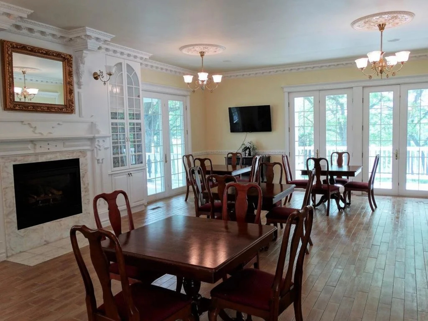 The Oakwood Inn Okoboji - Adults Only