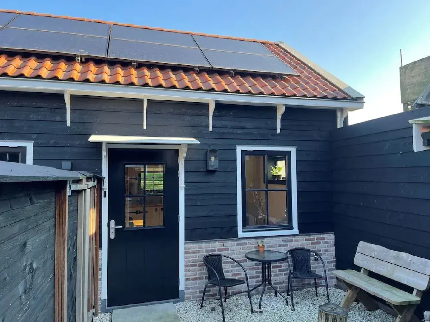 Inviting Chalet in Monnickendam With Garden