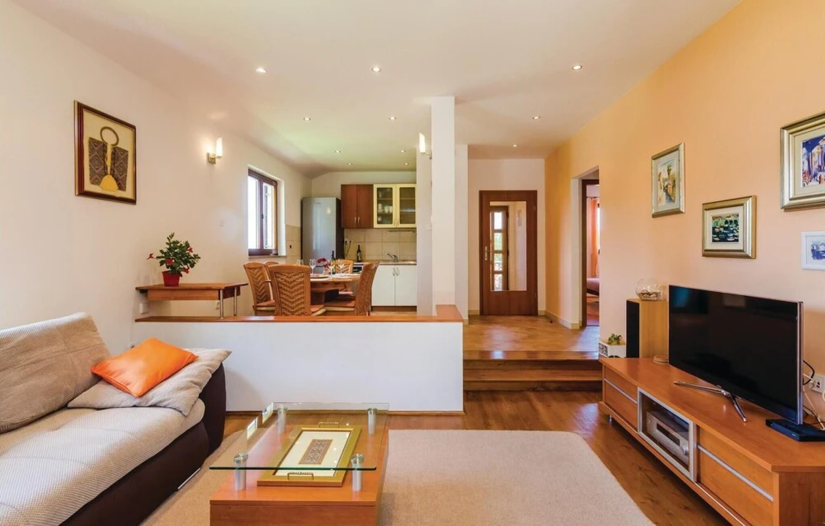 Two-Bedroom Apartment Gruda with an Outdoor Swimming Pool 08