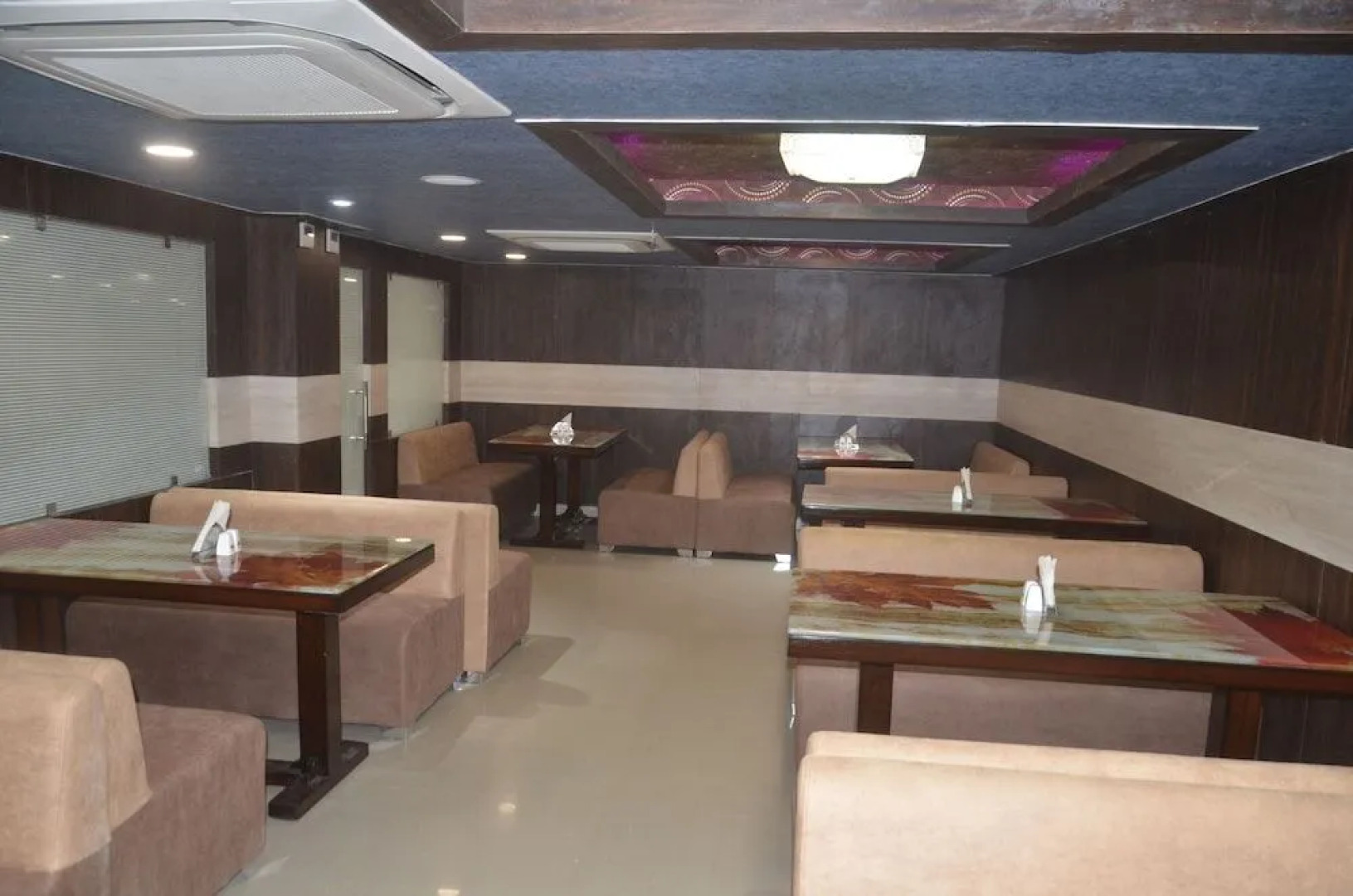 Hotel Rajeev Regency