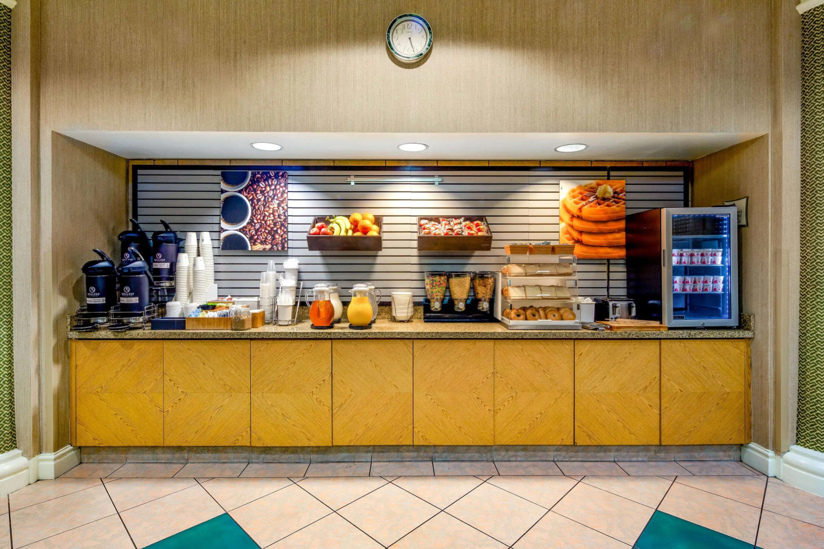 La Quinta Inn & Suites by Wyndham Fremont / Silicon Valley