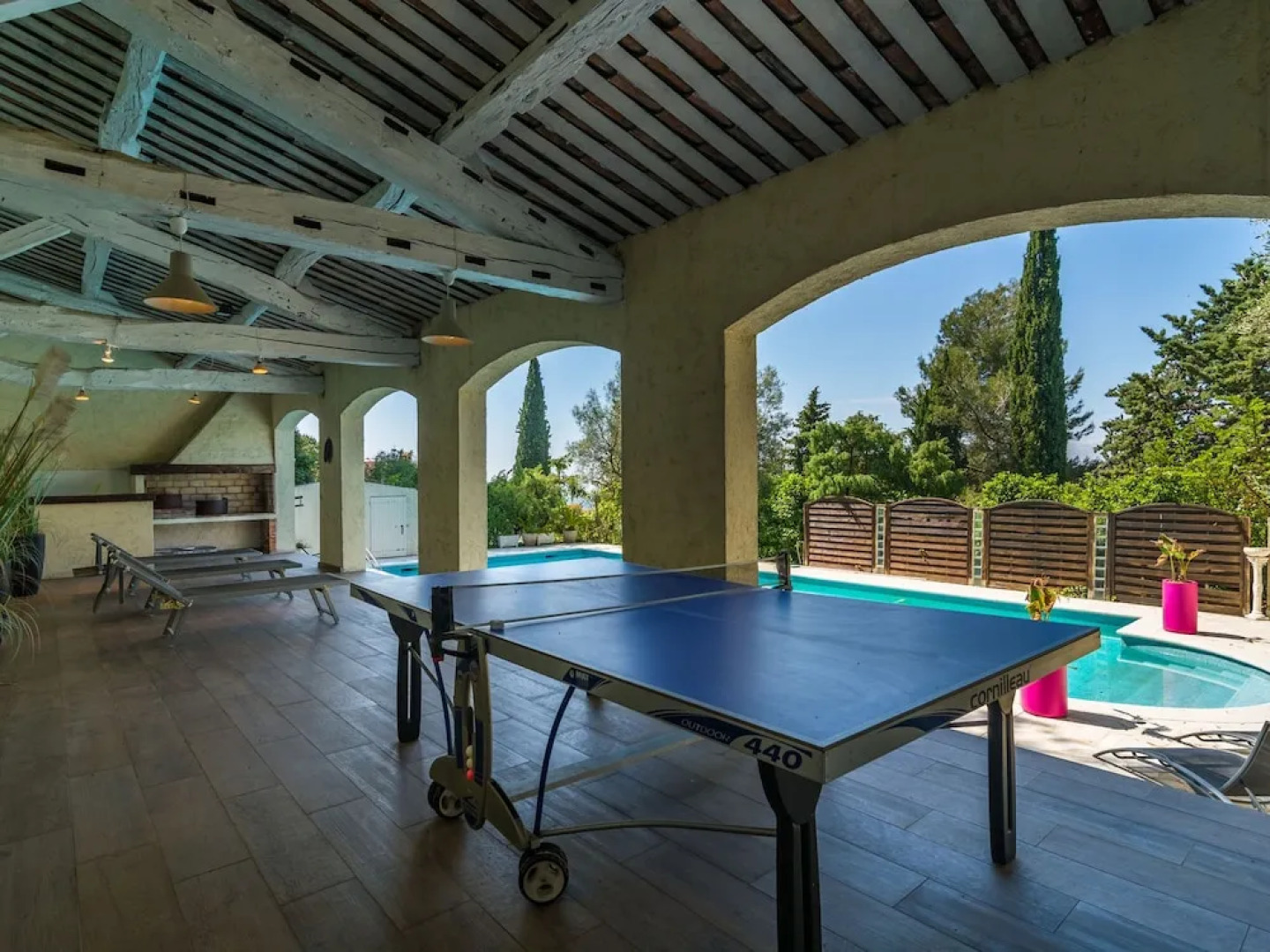 Spacious Villa in La Gaude With Swimming Pool