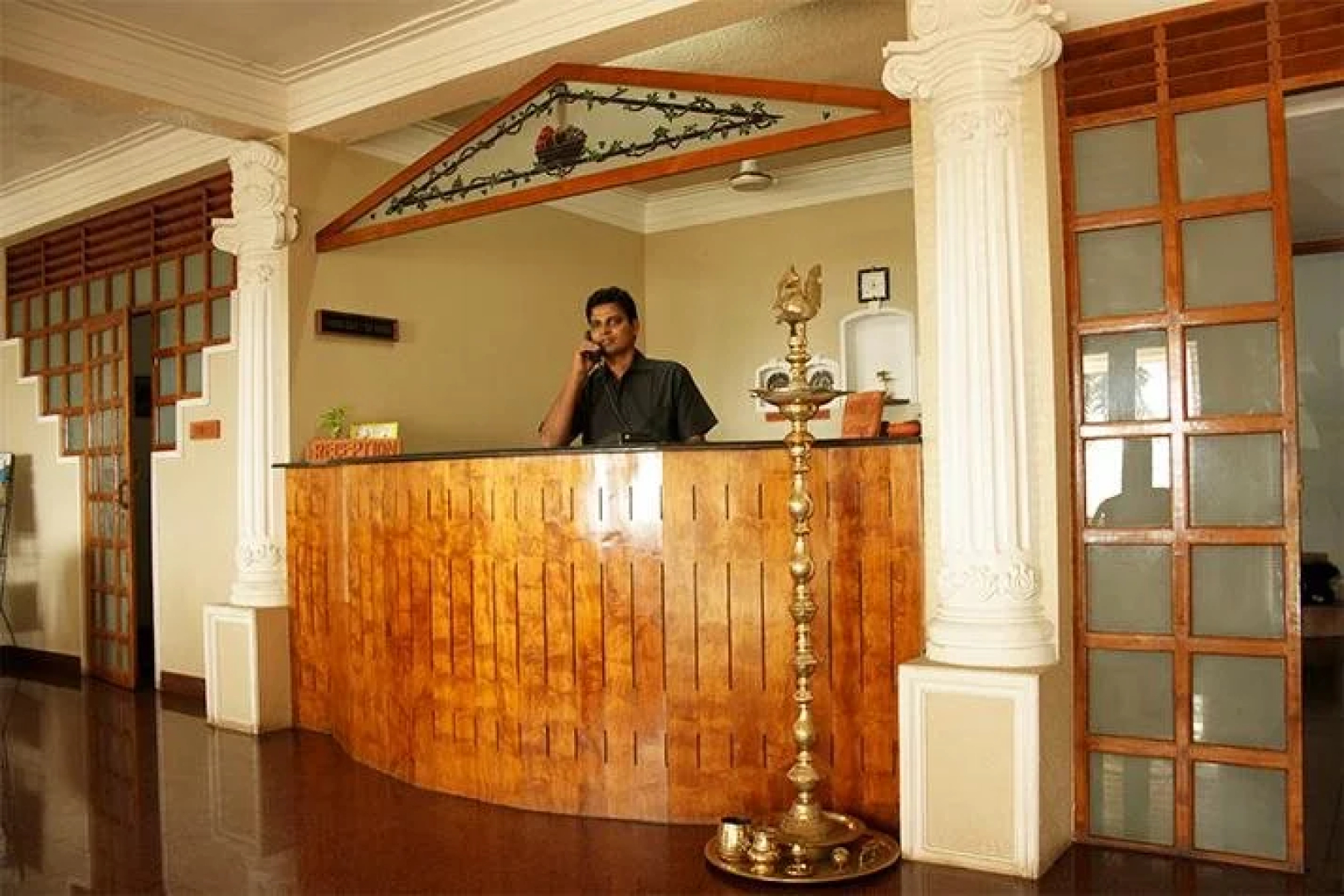 Raja Hotel