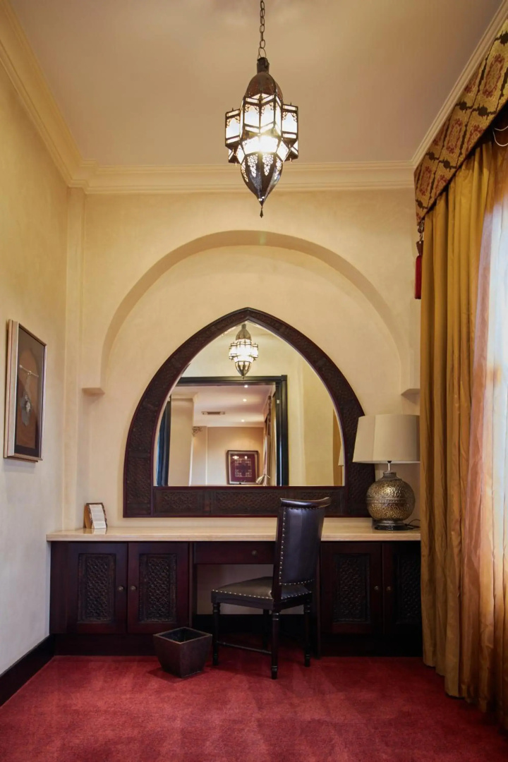 Tayfin Royale Hotel & Restaurant