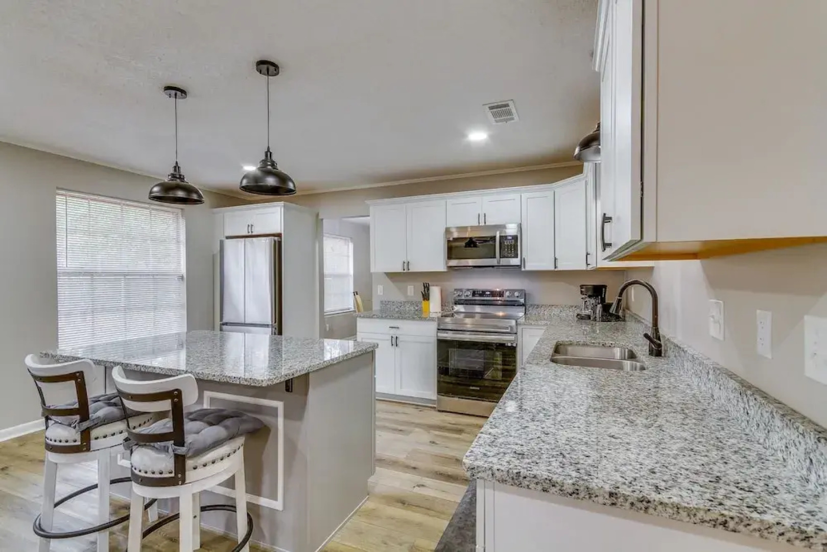 Pensacola Home w/ Private Yard: 7 Mi to Downtown!