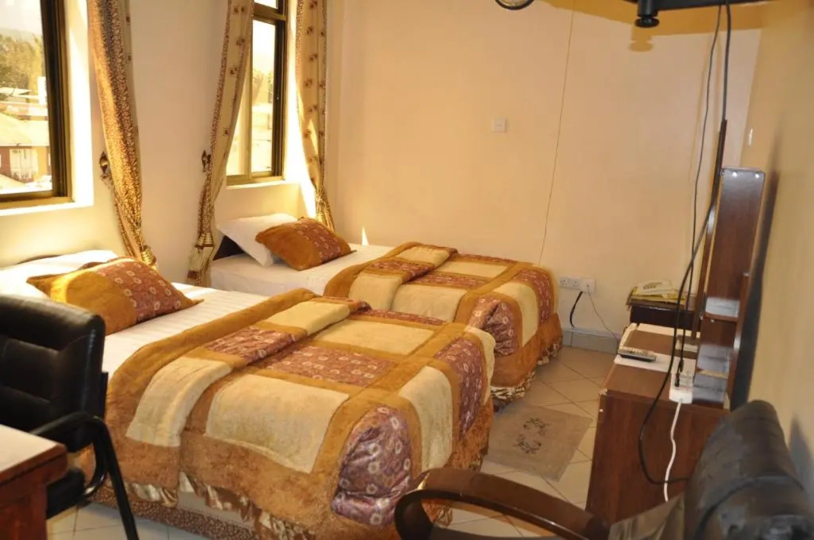 Rich Hotel