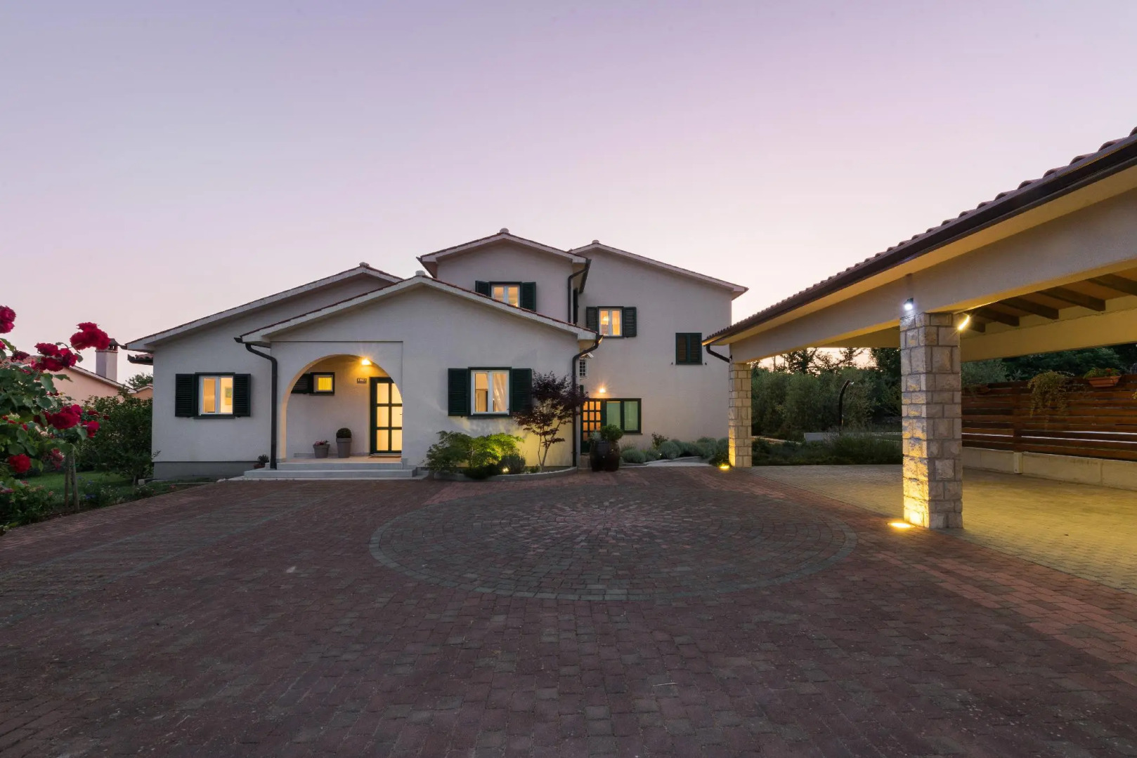 Holiday House OLIVE GROVE with pool and garden