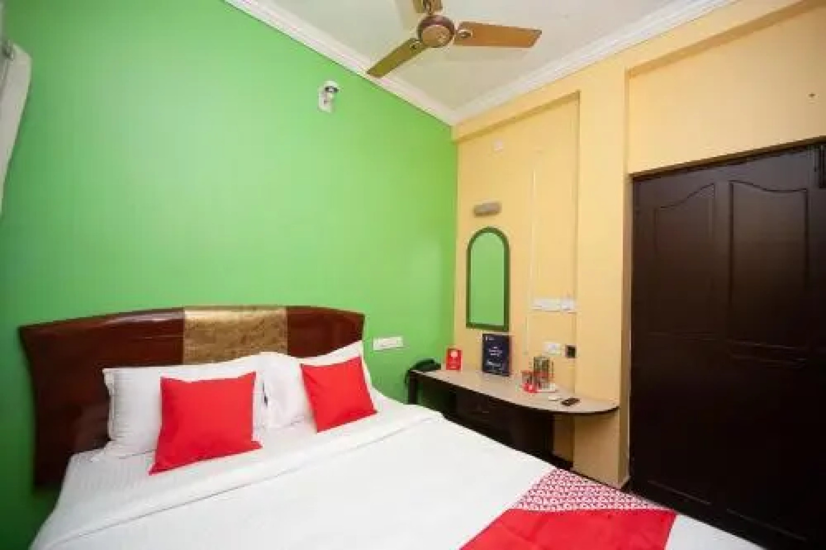 OYO 26746 Sruthi Residency