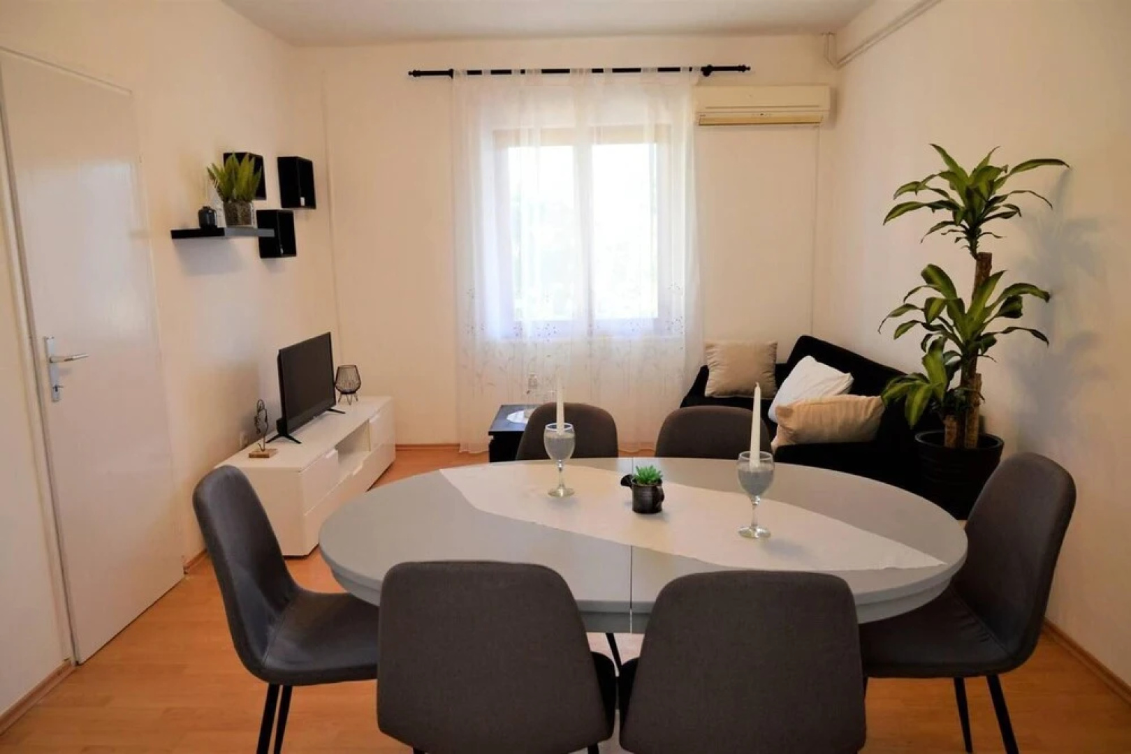 2-bed Apartment in Poljica Straight on Beach