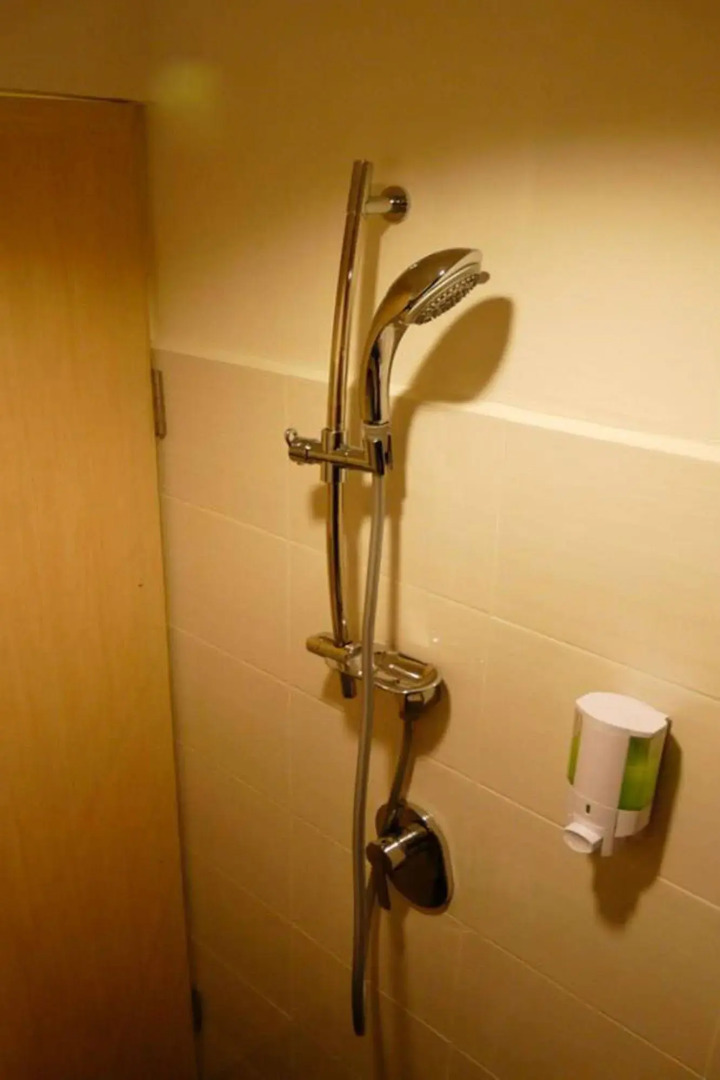 Hotel O V Stay Guesthouse