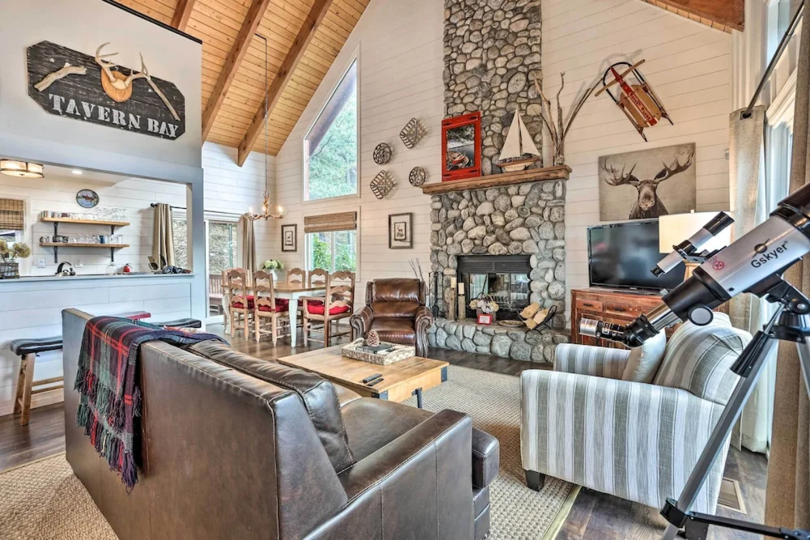 Lovely Lake Arrowhead Cabin w/ Furnished Deck