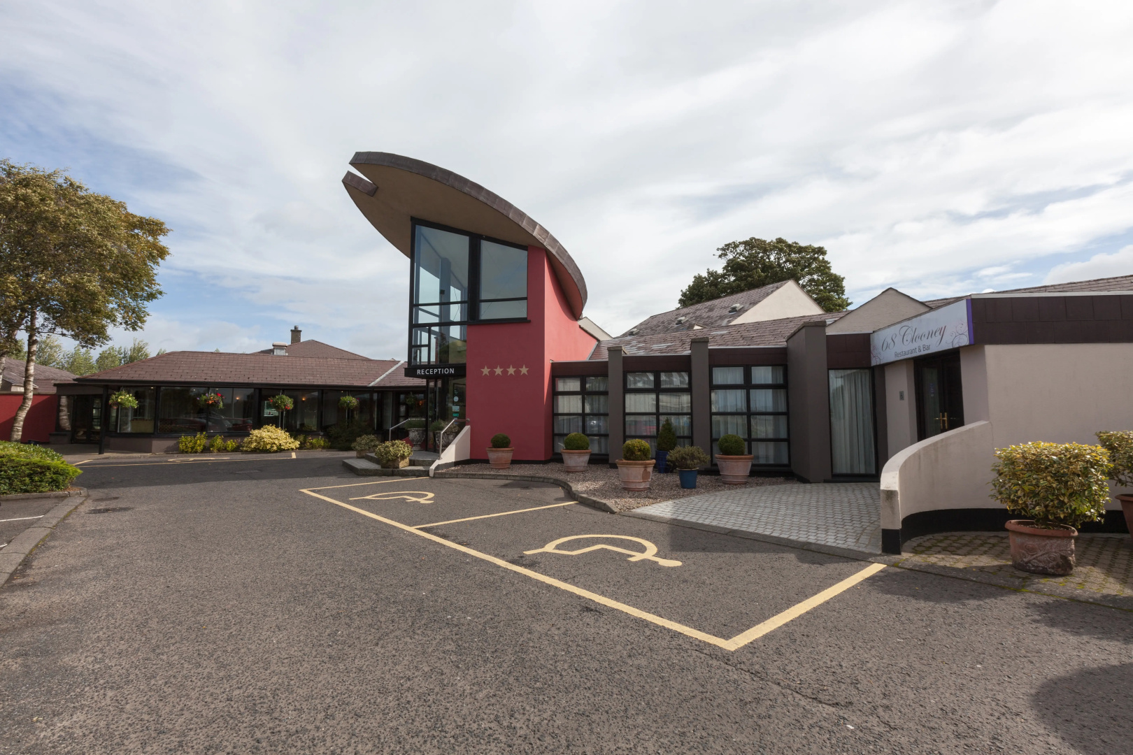 Best Western Plus White Horse Hotel