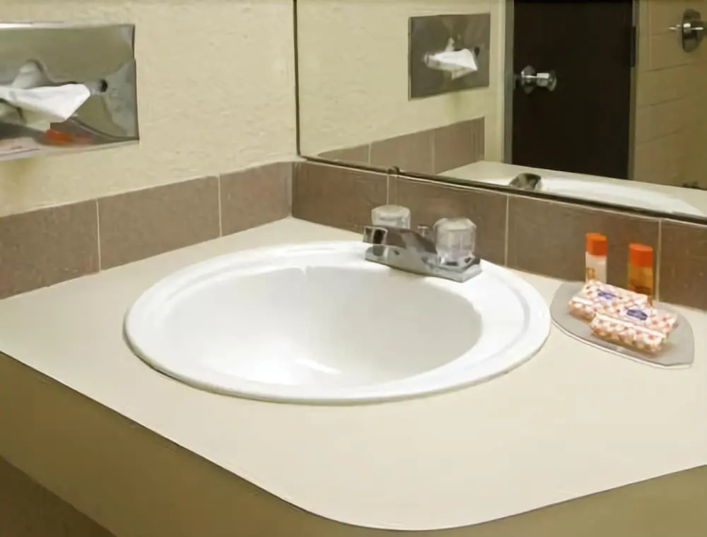 Rodeway Inn & Suites