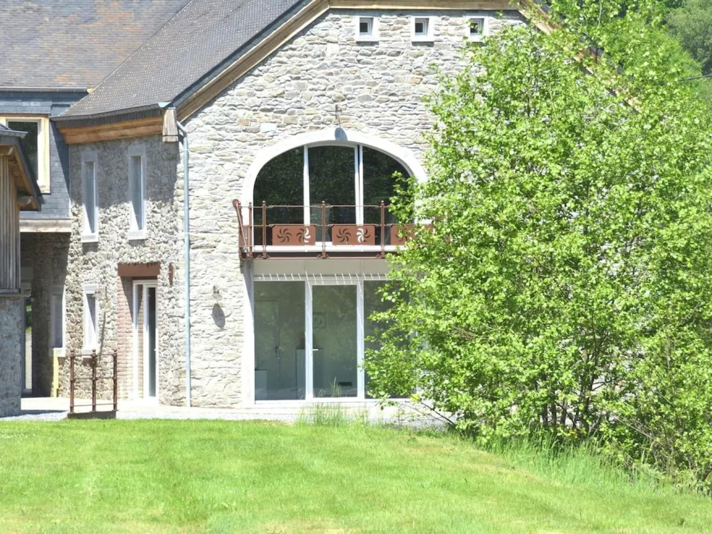 Cozy Holiday Home in Gedinne near Forest