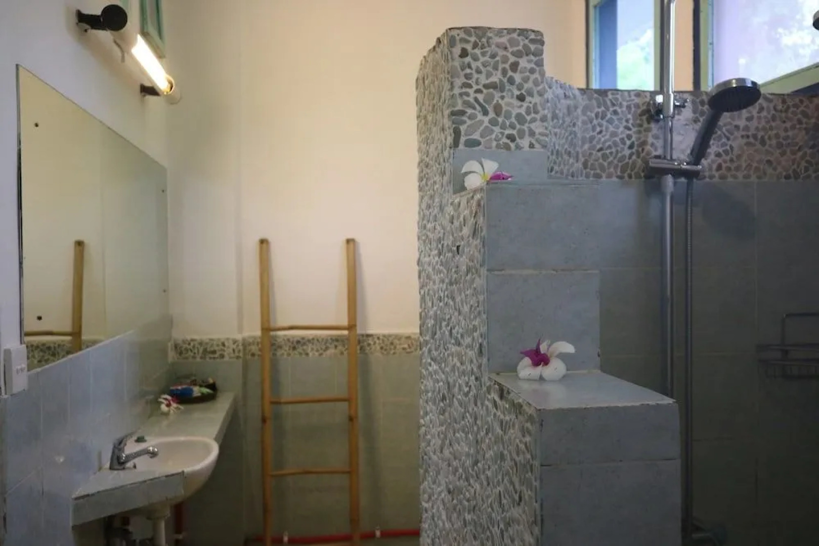 Bajo Komodo Eco Lodge