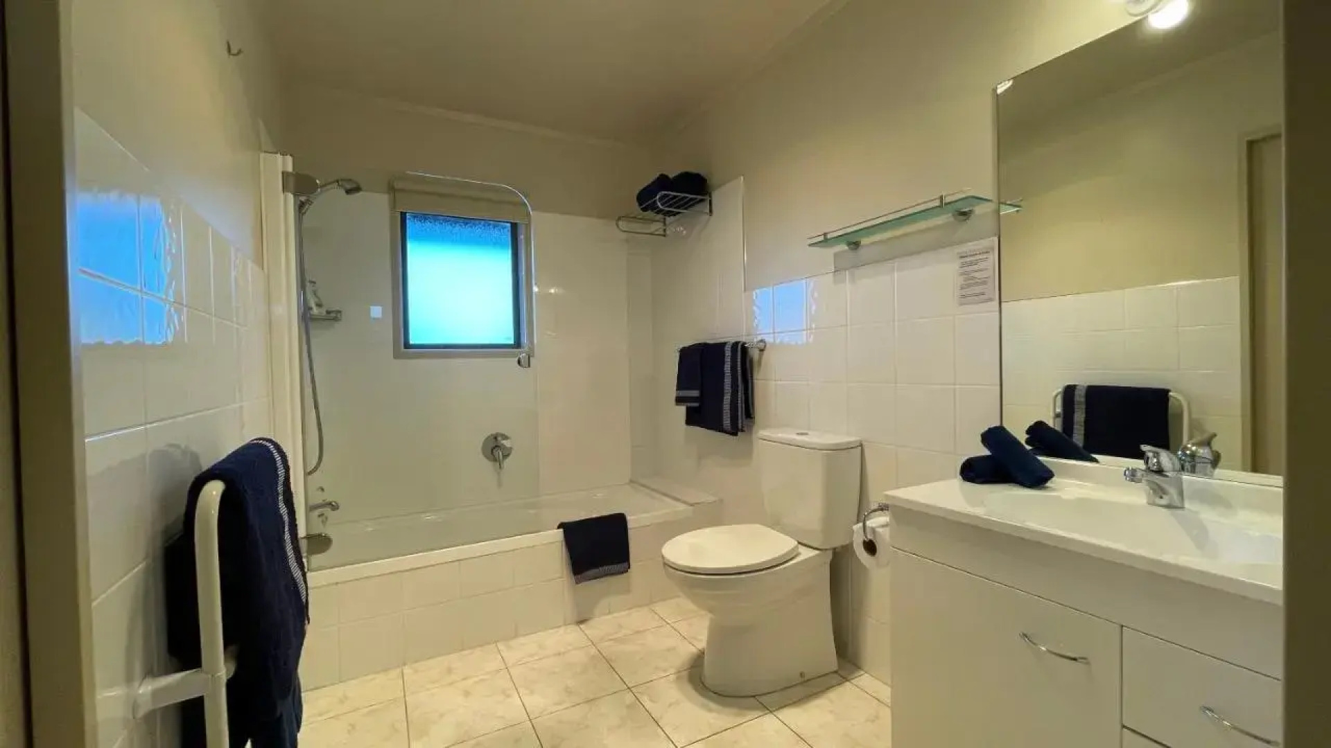 Oceans 8 - Mangawhai Heads Holiday Home