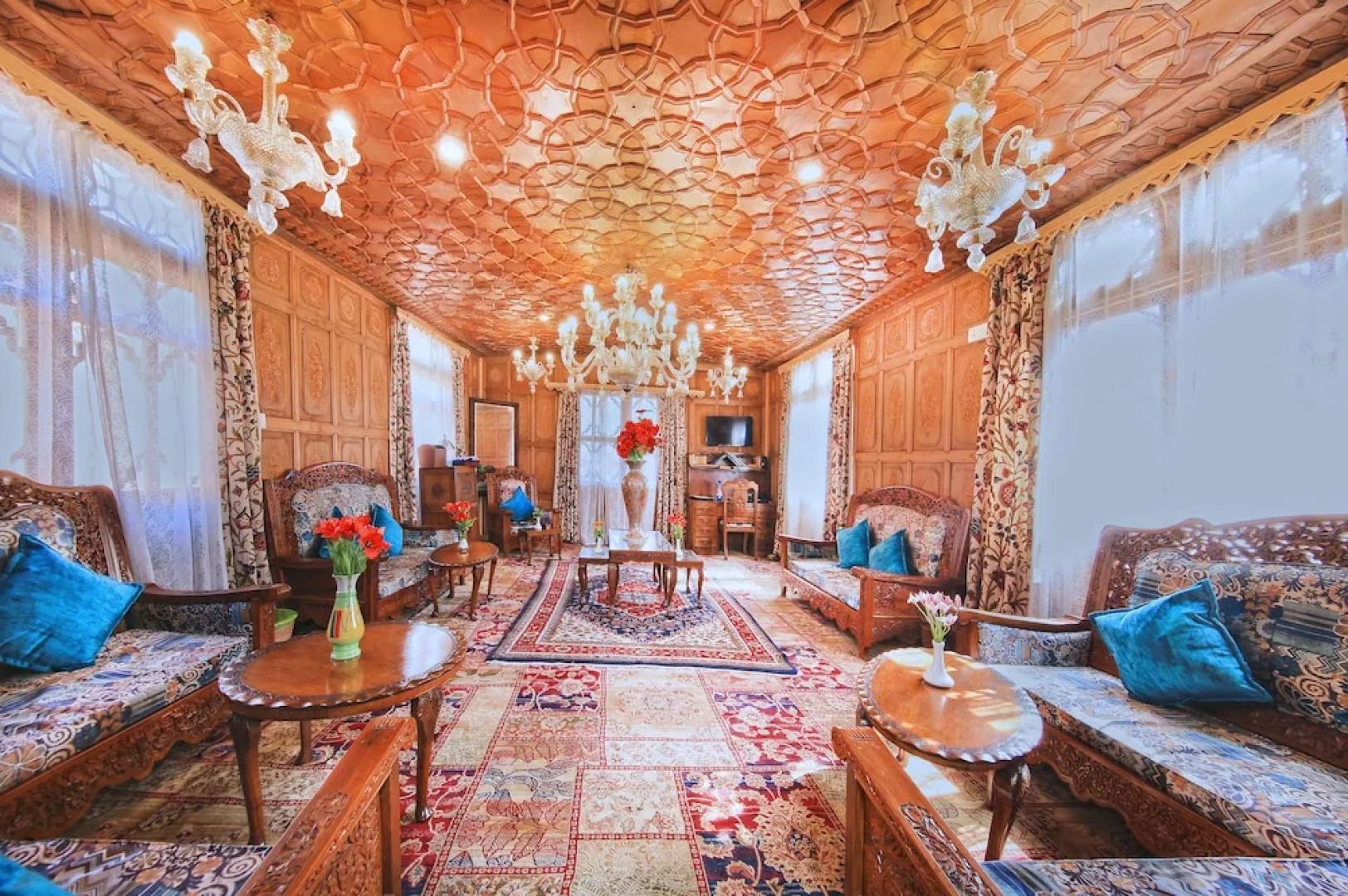 Kolu Group Of Houseboats