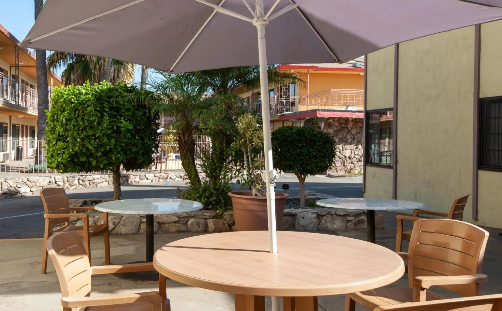 Studio City Court Yard Hotel