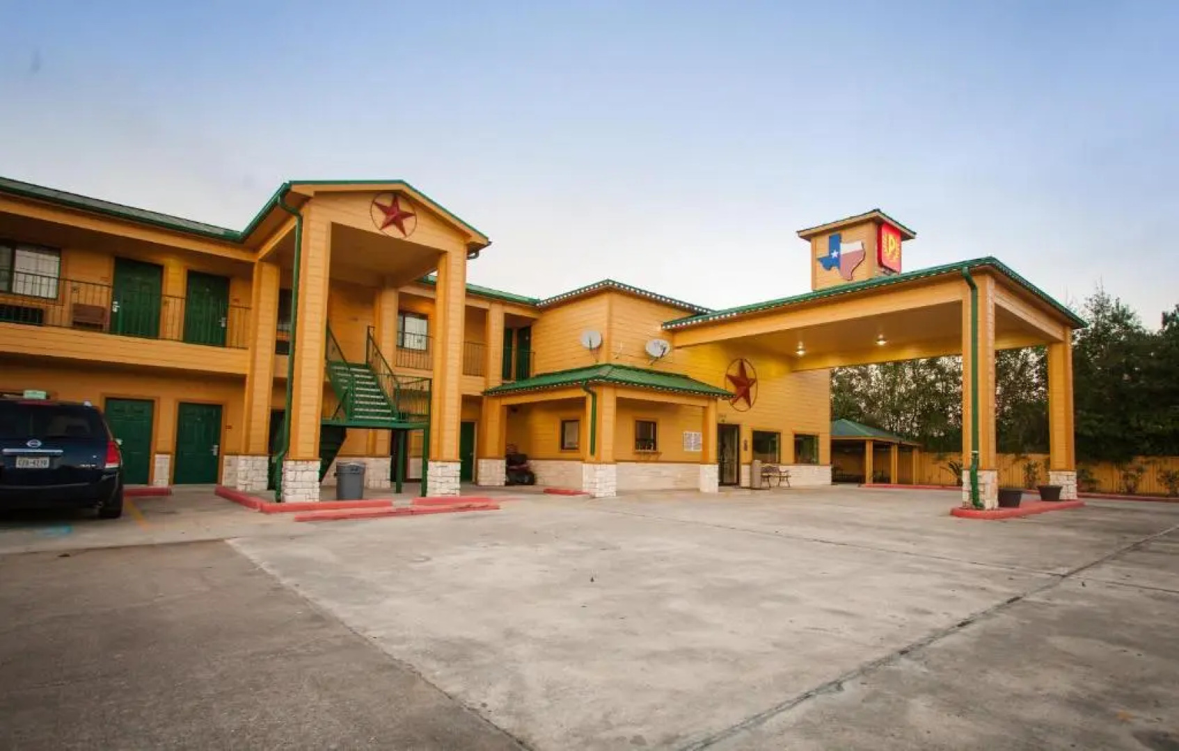 Scottish Inn & Suites