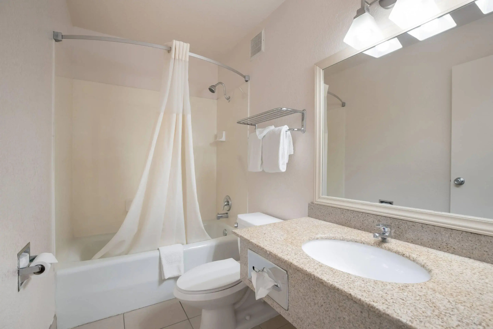 Quality Inn & Suites Lake Havasu City