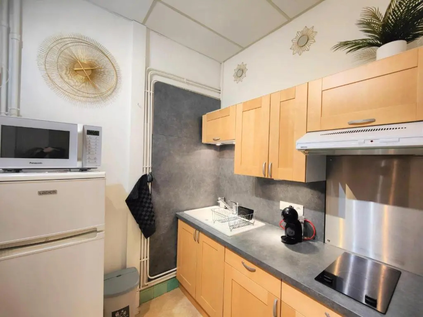 Grand studio 38m2 dans ancien palace avec piscine et place de parking privée