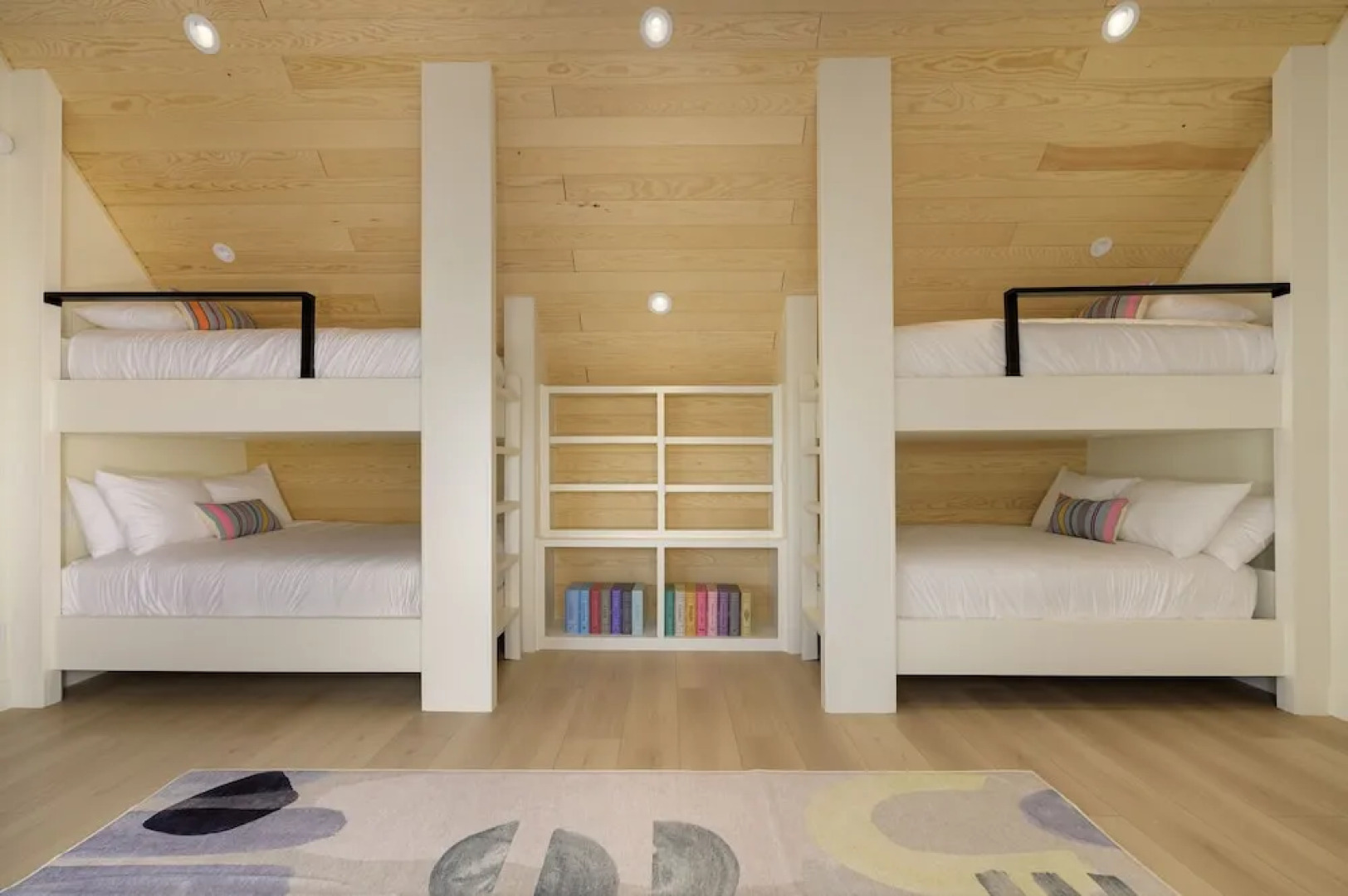 Mountain Vista 3 Bedroom Chalet by RedAwning