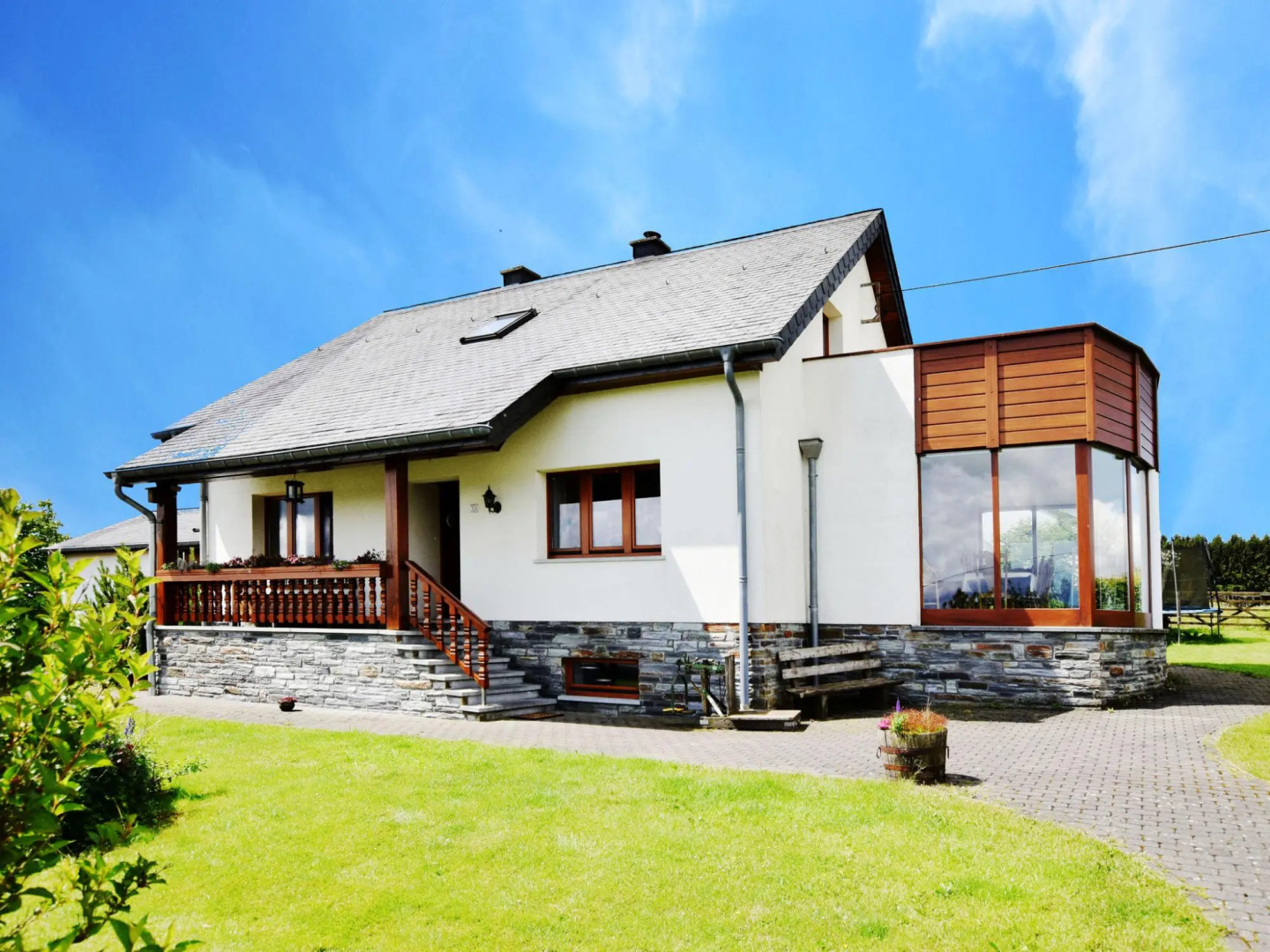 Modern Holiday Home in SchÃ¶nberg with Jacuzzi