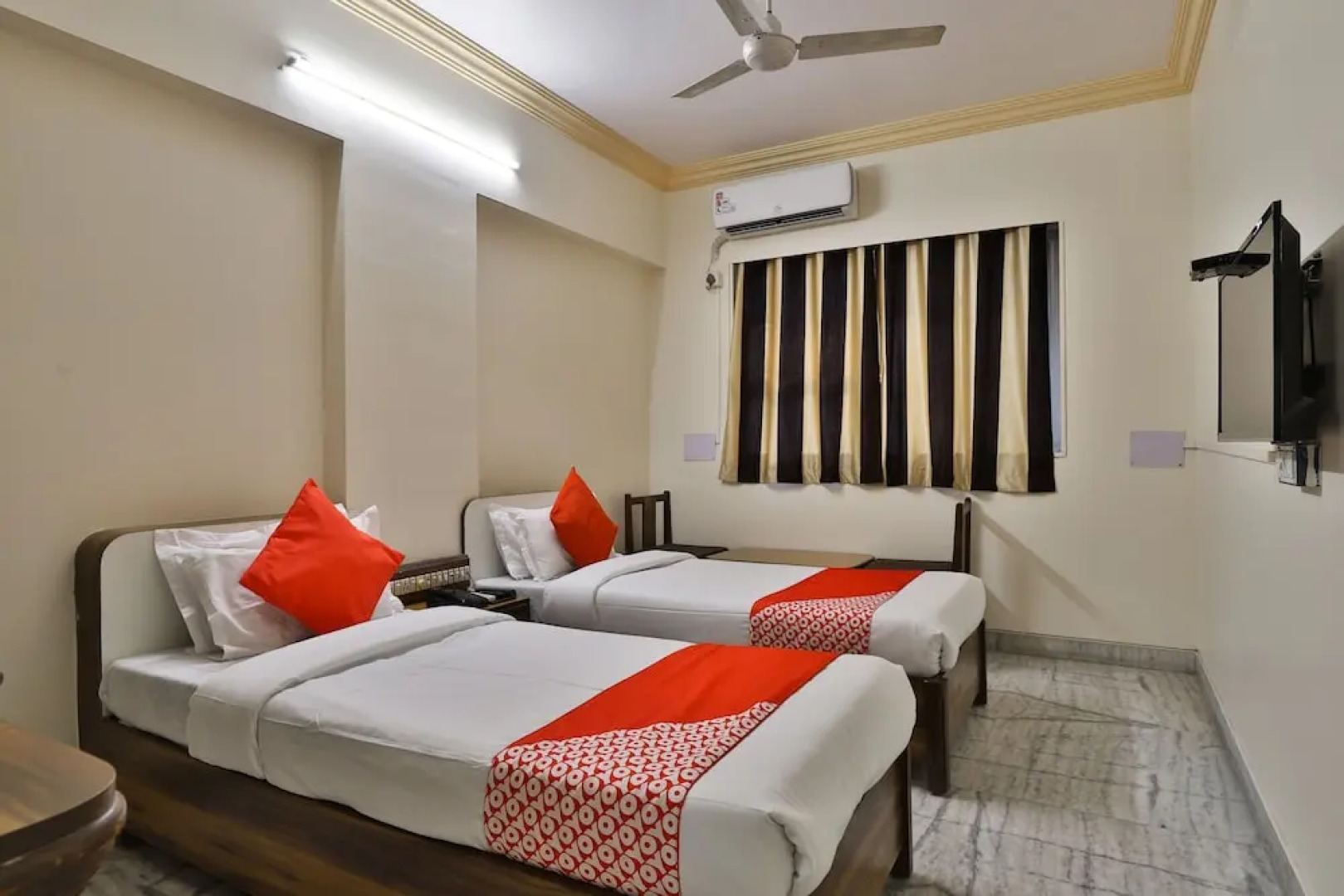 Oyo 30296 Hotel Sha-Inn