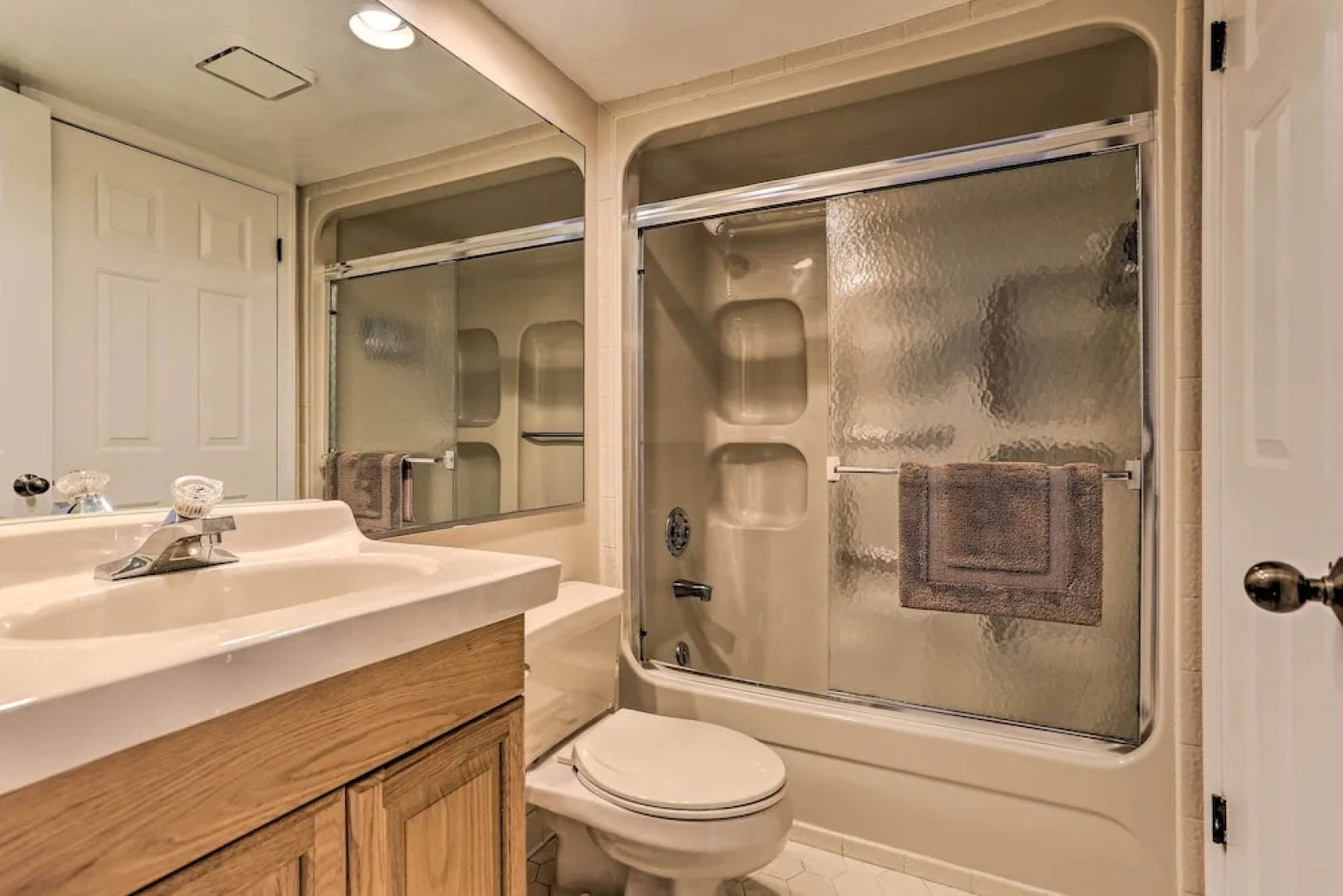 Condo on Big Boulder Lake w/ Community Pool Access