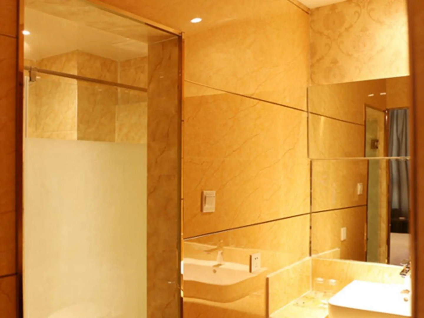 Super 8 Hotel (Hetian tuanjie  square)