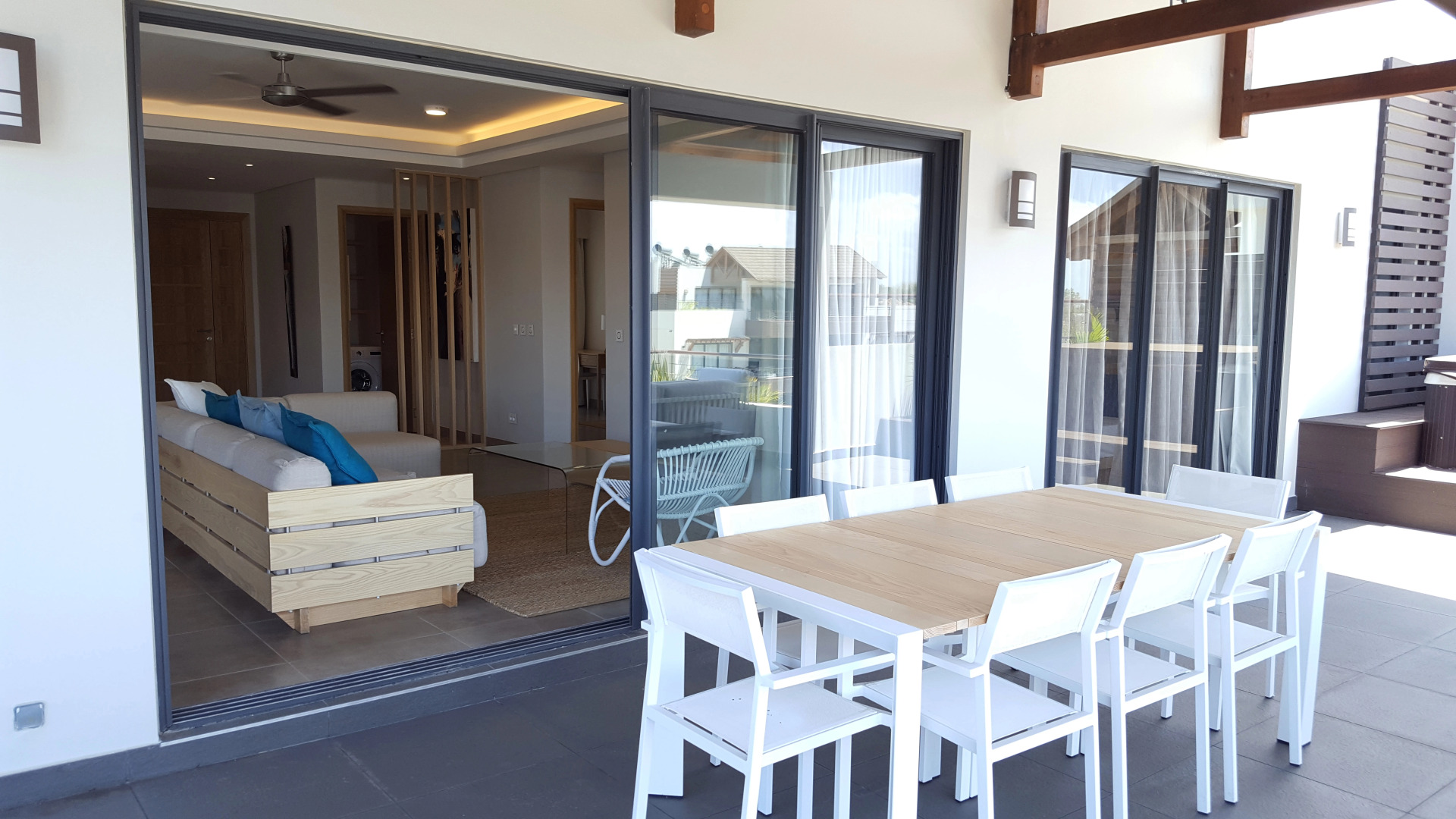 Choisy Les Bains with LOV