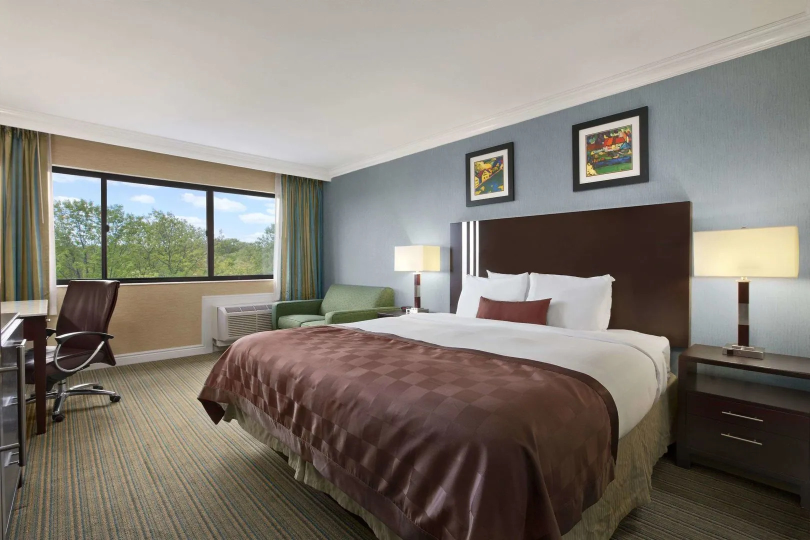 Holiday Inn Long Island-Islip Arpt East by IHG