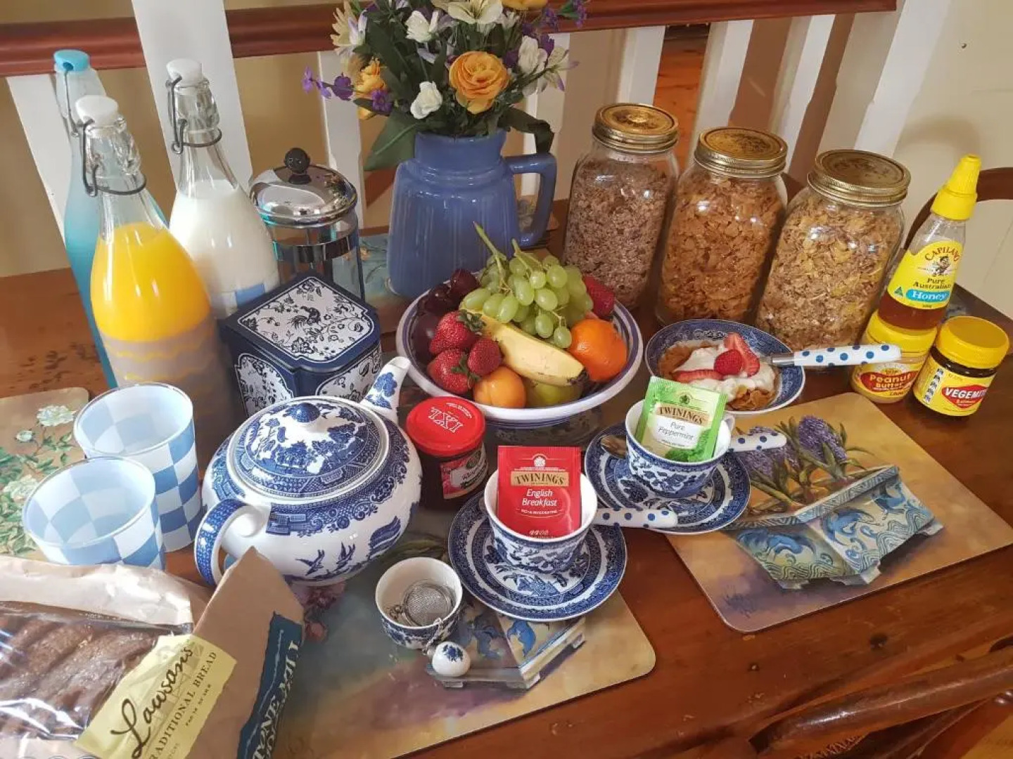 Water Bay Villa Bed and Breakfast