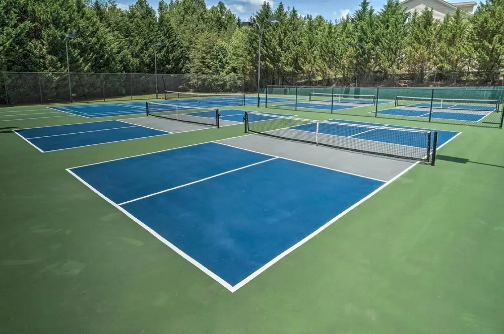 Spacious Log Cabin in Helen w/ Deck & Pool Access!