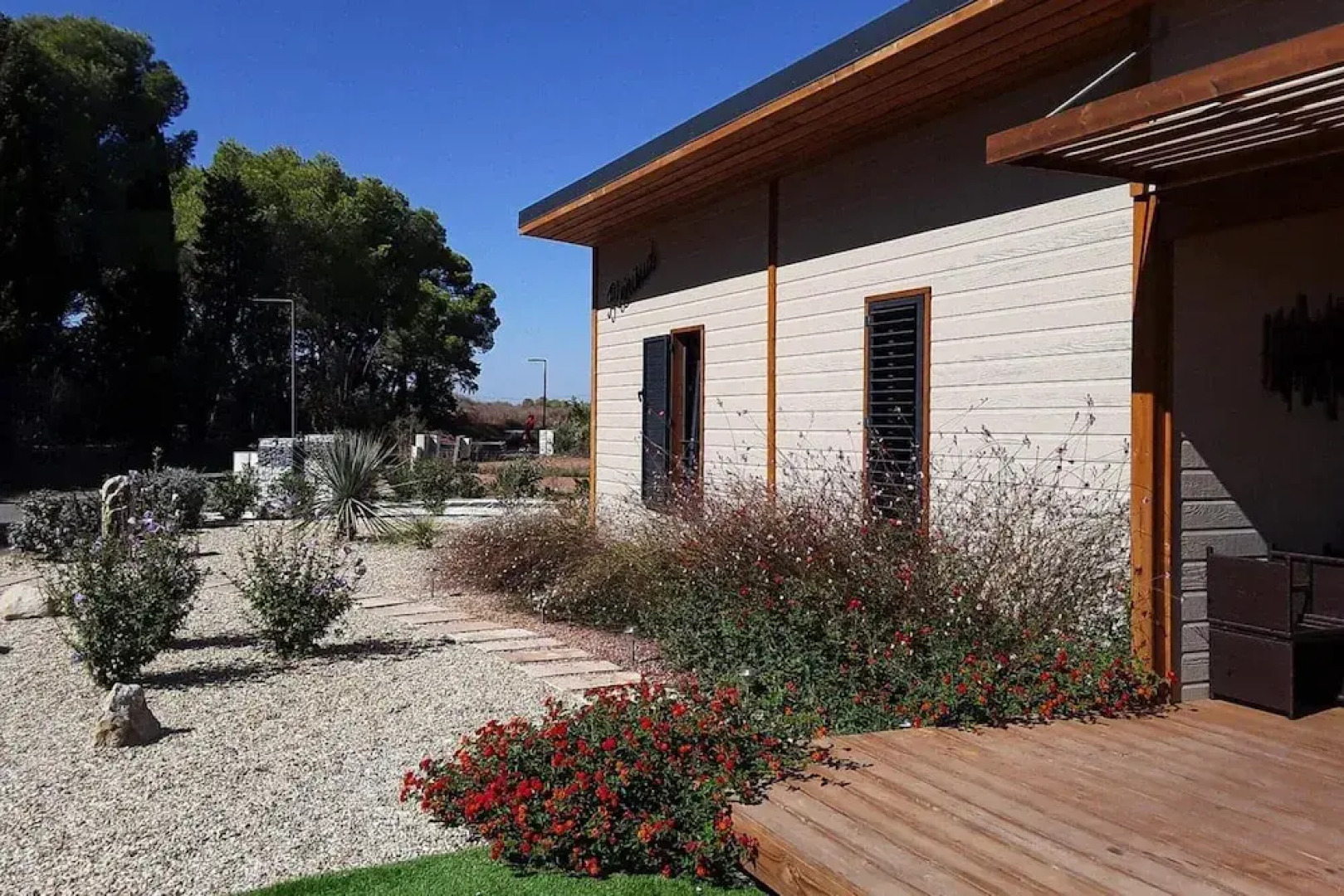 Chalet in Pomerols Near Mediterranean Beaches