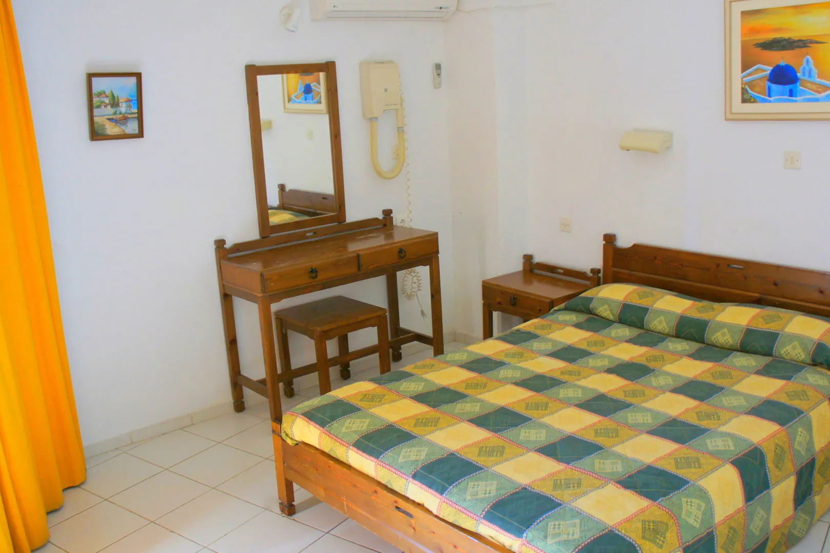 Kassavetis Apartments